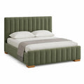 Letto matrimoniale verde in velluto con supporto in legno
